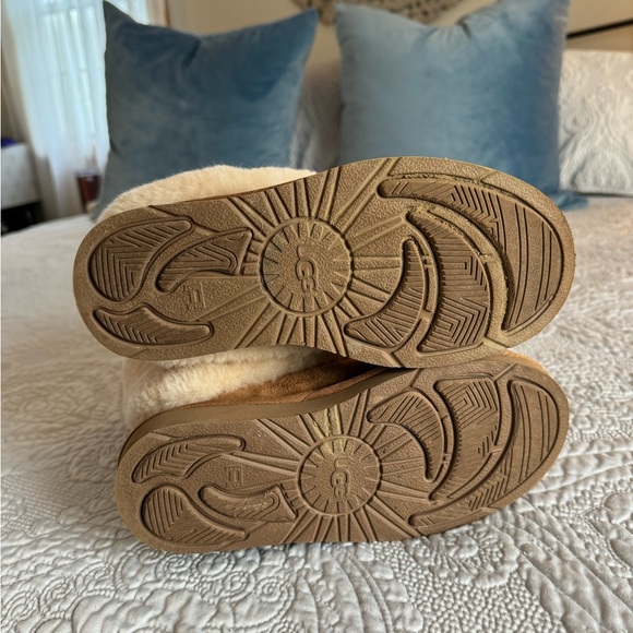 Ugg boots. Size 5. Chestnut color - Picture 4 of 5